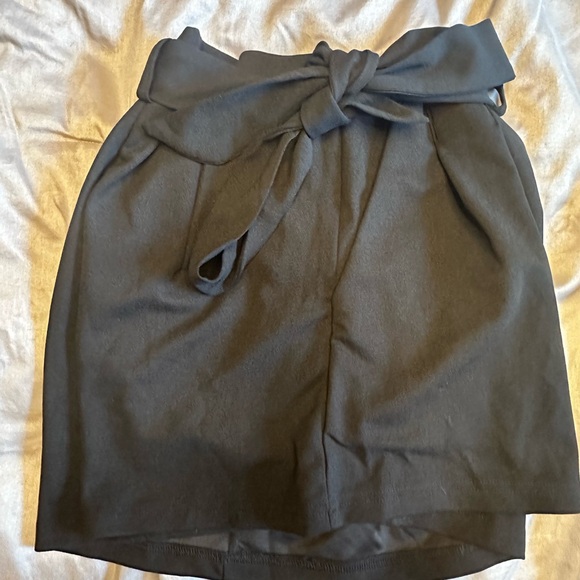 SHIEN Shorts with Bow - Picture 5 of 8